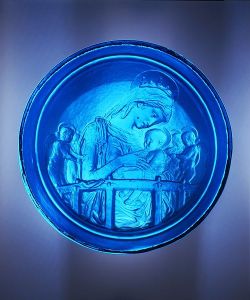 500px-Virgin_and_childVAglass